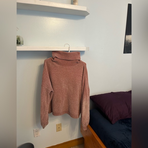 Turtle neck - Picture 2 of 2